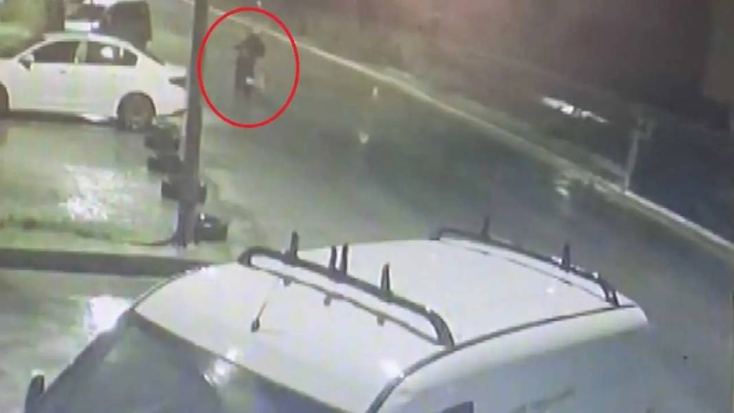 Adana’da Genç Tamircinin Aldığı Motor Ertesi Gün Çalındı! Kameraya Yansıdı 2
